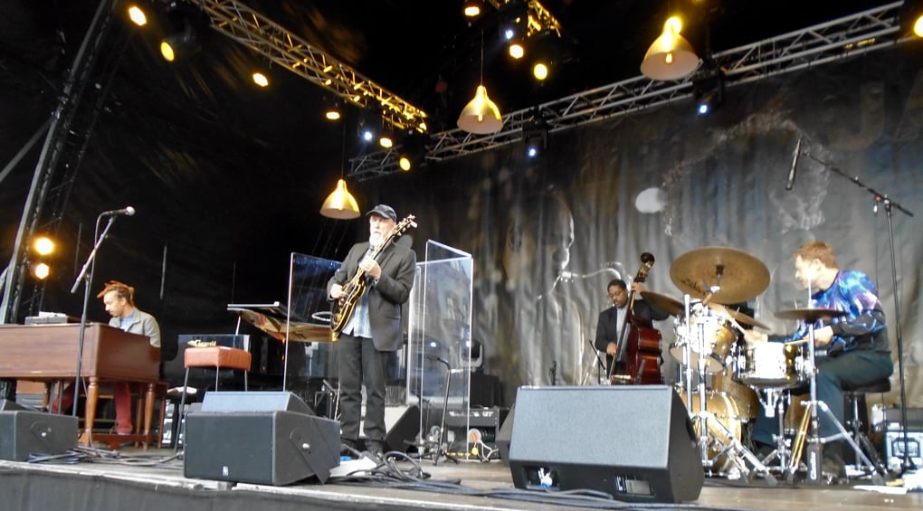 John Scofield overziet een volle Markt - ©ronald_rijken