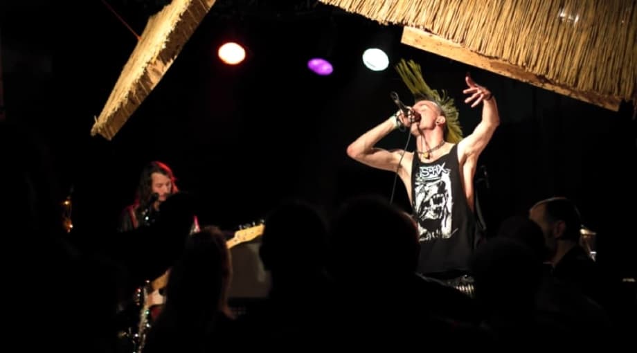 Woodkots: kerstliedjes met grunt en moshpit