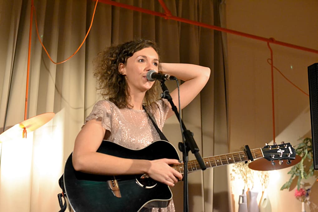 Anne-van-Damme-Waves-03 Waves