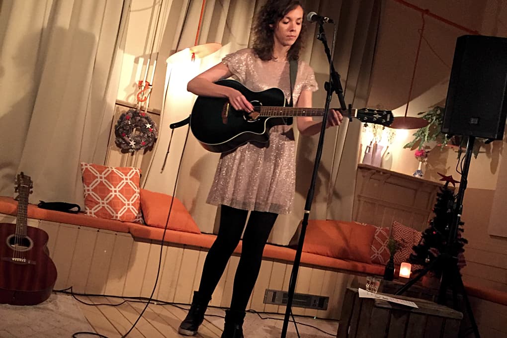 Anne-van-Damme-Waves-04 Waves