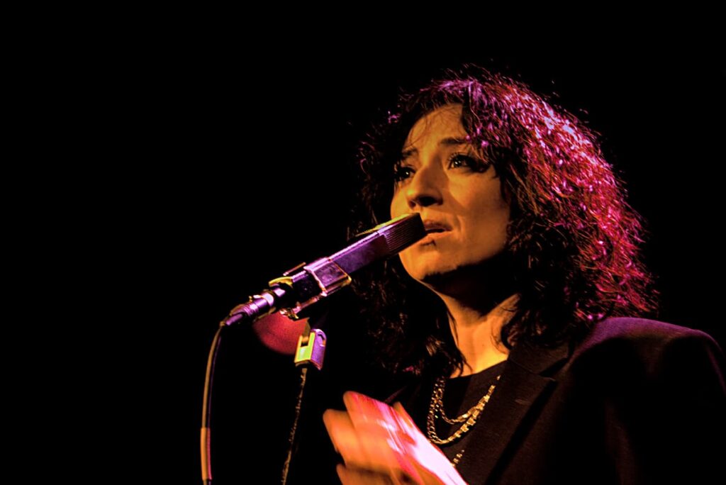 Lucia Cadotsch