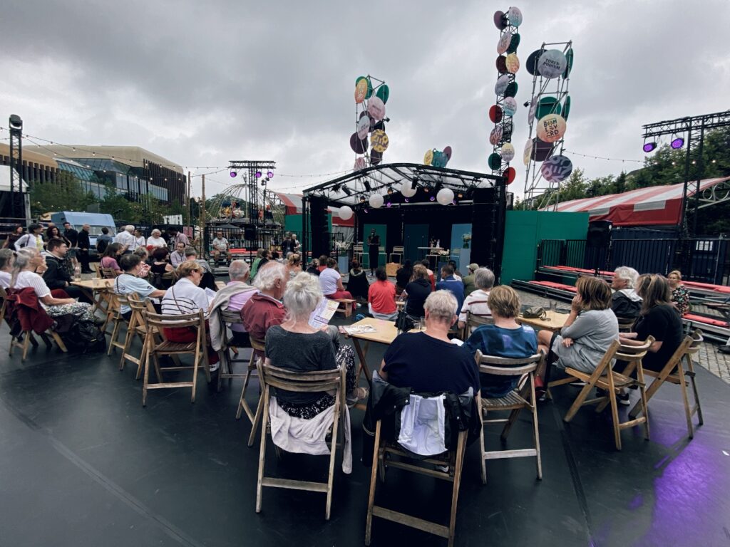 Torenpodium buiten Theaterfestival Boulevard 2026